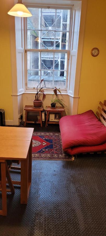 City Centre Flat - Sleep Upto 4 Edinburgh Bagian luar foto