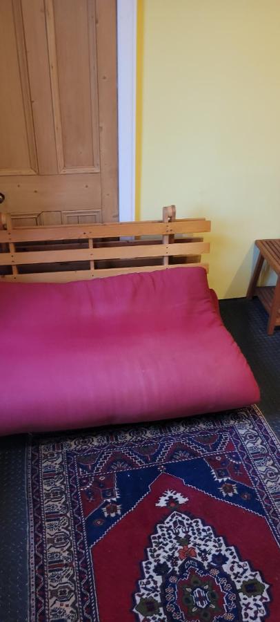City Centre Flat - Sleep Upto 4 Edinburgh Bagian luar foto